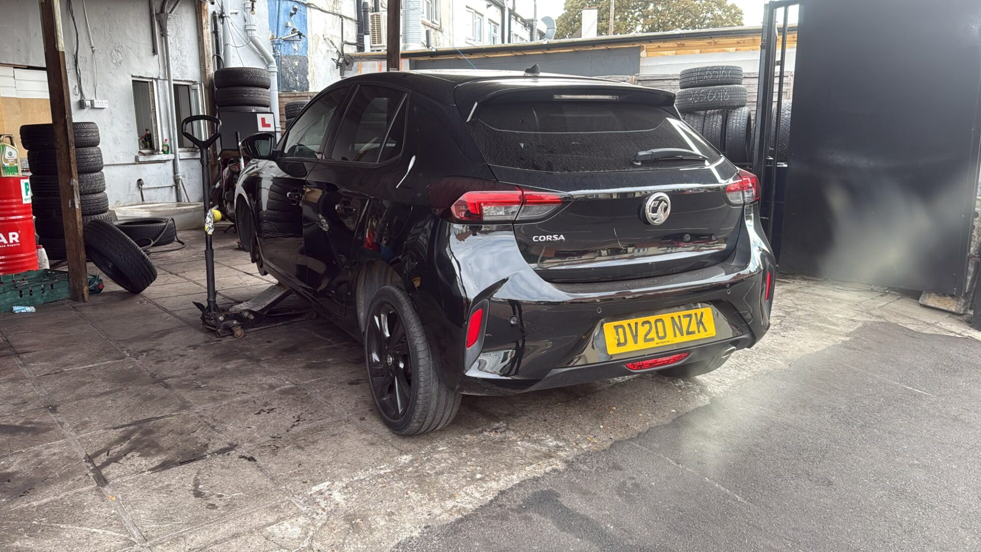 AK Fast Fit Tyres workshop 7